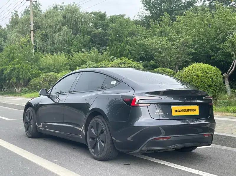 Model 3 2023 Rear-Wheel Drive — миниатюра 4