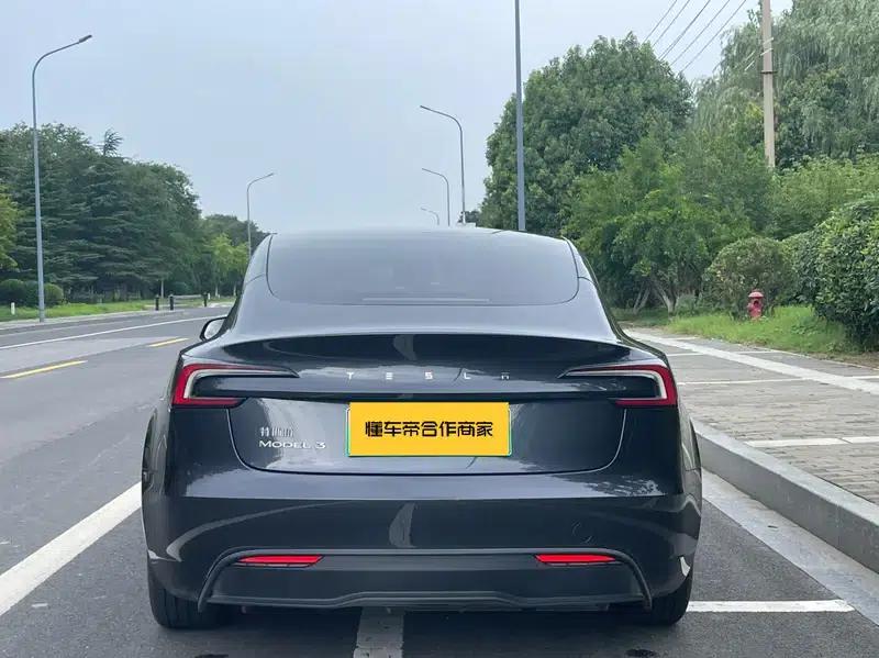 Model 3 2023 Rear-Wheel Drive — миниатюра 5