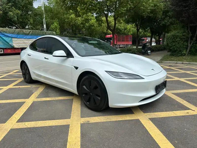 Model 3 2023 Rear-Wheel Drive — миниатюра 3