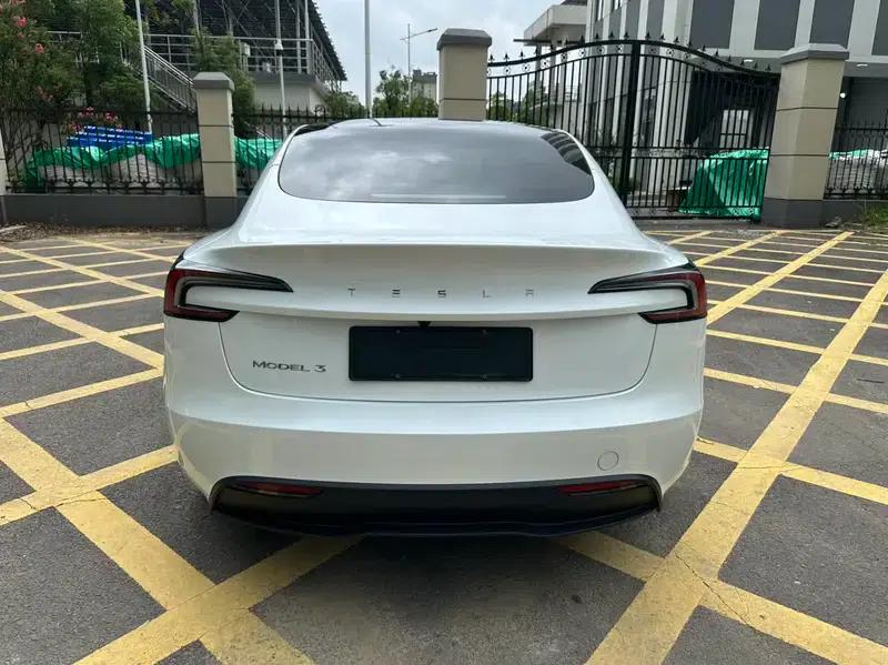 Model 3 2023 Rear-Wheel Drive — миниатюра 5