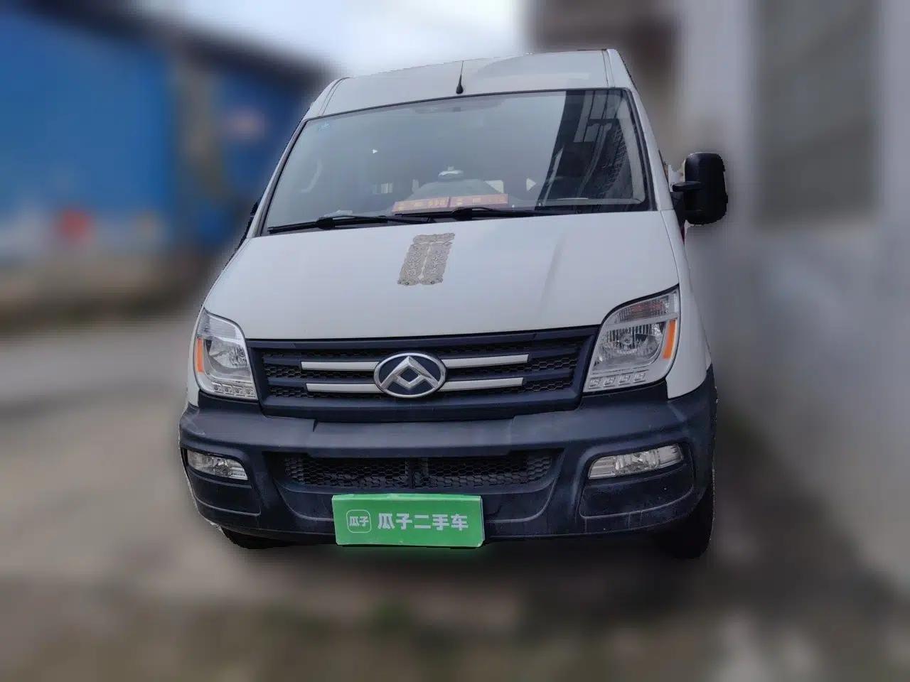 SAIC MAXUS Xintu V80 2016 2.5T Manual Aoyuntong National V Short Wheelbase Mid-Roof 6-Seater — миниатюра 2