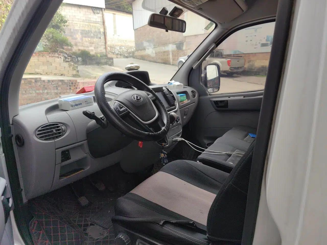 SAIC MAXUS Xintu V80 2016 2.5T Manual Aoyuntong National V Short Wheelbase Mid-Roof 6-Seater — миниатюра 16