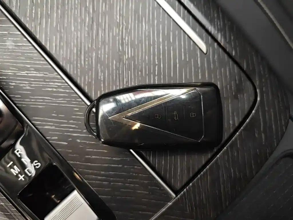 Venucia V2021 260T Idol Edition — миниатюра 9