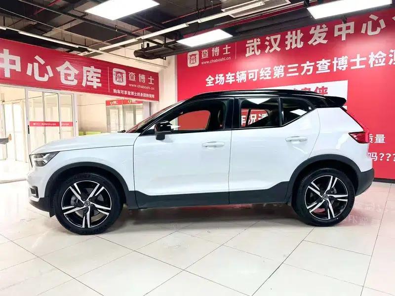 2021 Volvo XC40 T4 AWD Inscription Sport Edition — миниатюра 4