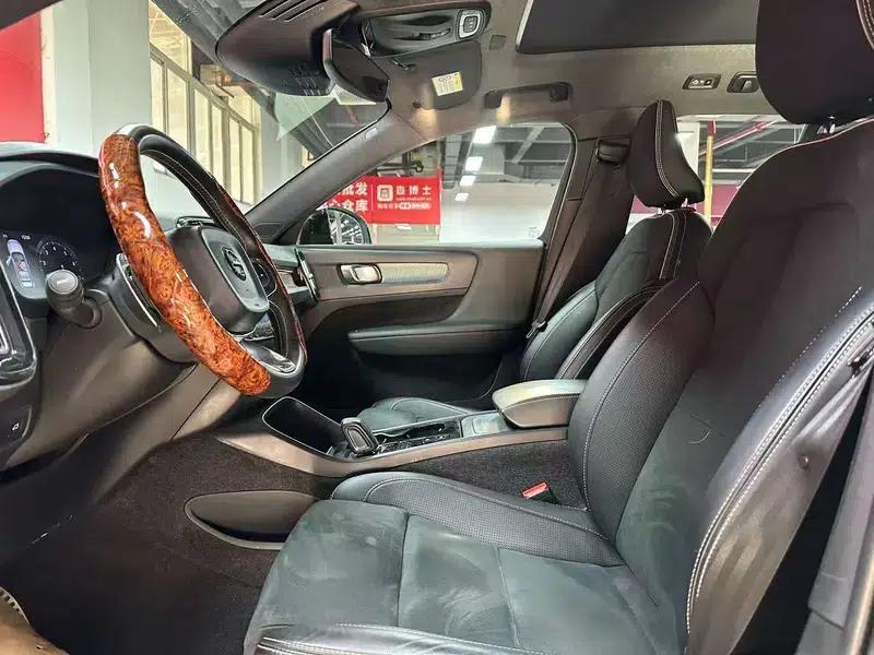 2021 Volvo XC40 T4 AWD Inscription Sport Edition — миниатюра 8