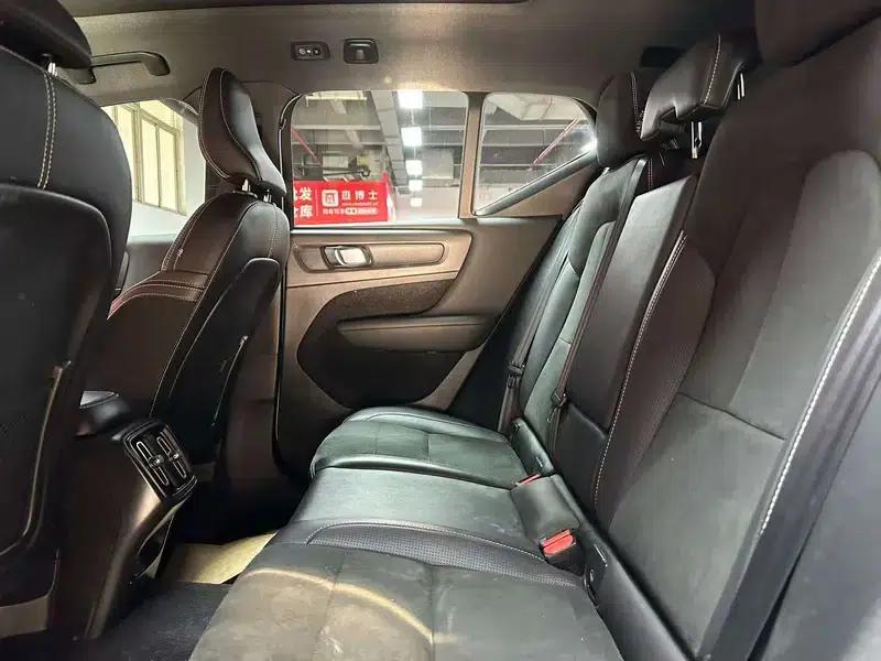 2021 Volvo XC40 T4 AWD Inscription Sport Edition — миниатюра 9
