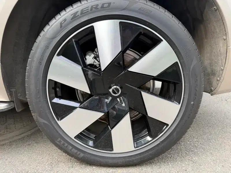 2024 Volvo XC60 PHEV T8 AWD Long Range Smart Luxury Edition — миниатюра 5
