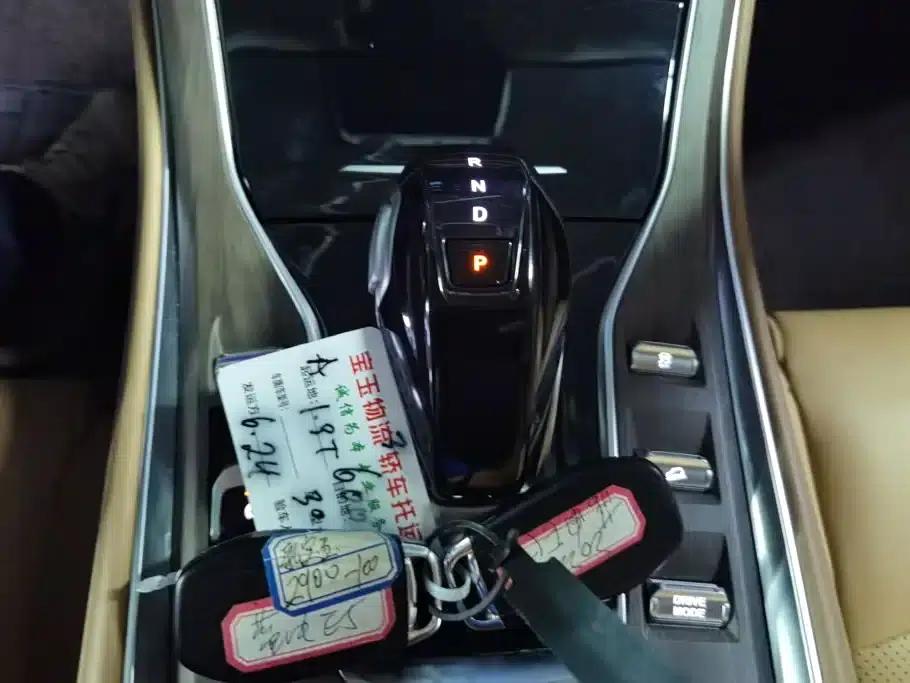 Landian E5 2023 1.5L DE-i 110KM Flagship 5-seater — миниатюра 16