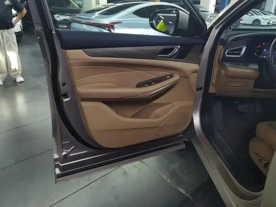 Landian E5 2023 1.5L DE-i 110KM Flagship 5-seater — миниатюра 7