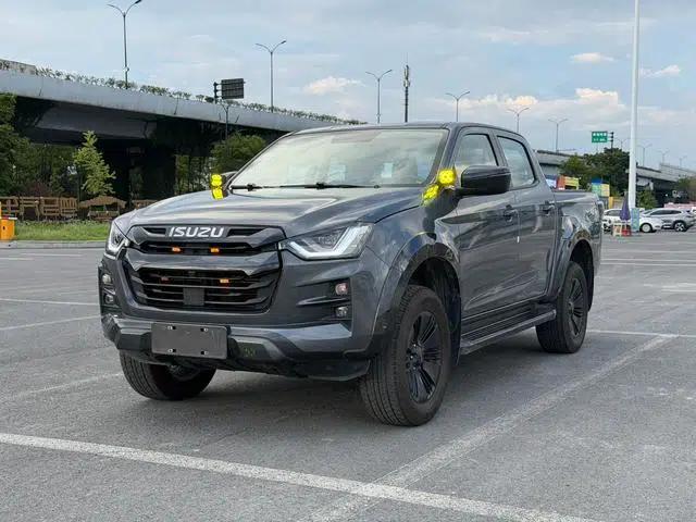 D-MAX 2023 1.9T Automatic 4WD Diesel V-CROSS RZ4E