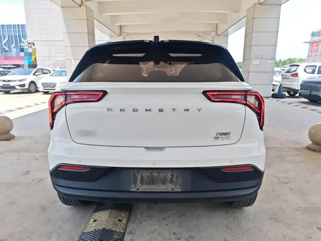 Geely Geometry E Firefly 2023 Model 401KM Thunder Tiger 5-Seater — миниатюра 6