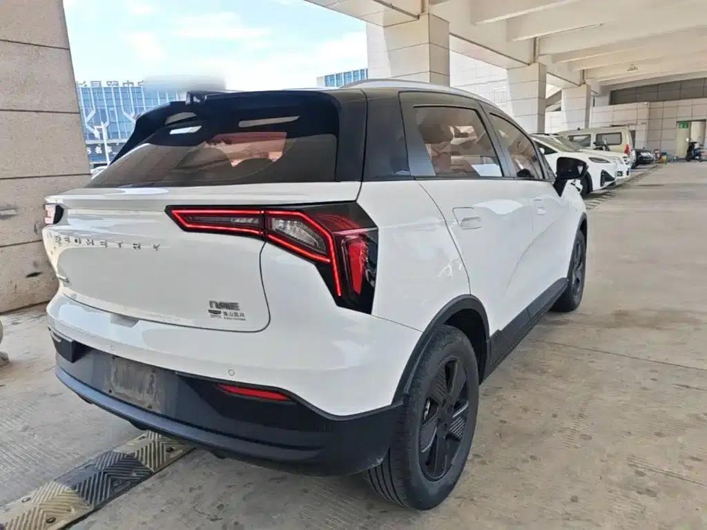 Geely Geometry E Firefly 2023 Model 401KM Thunder Tiger 5-Seater — миниатюра 7