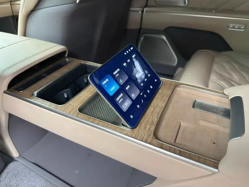 NIO ET9 2025 Model 102kWh First Edition Limited Edition — миниатюра 16