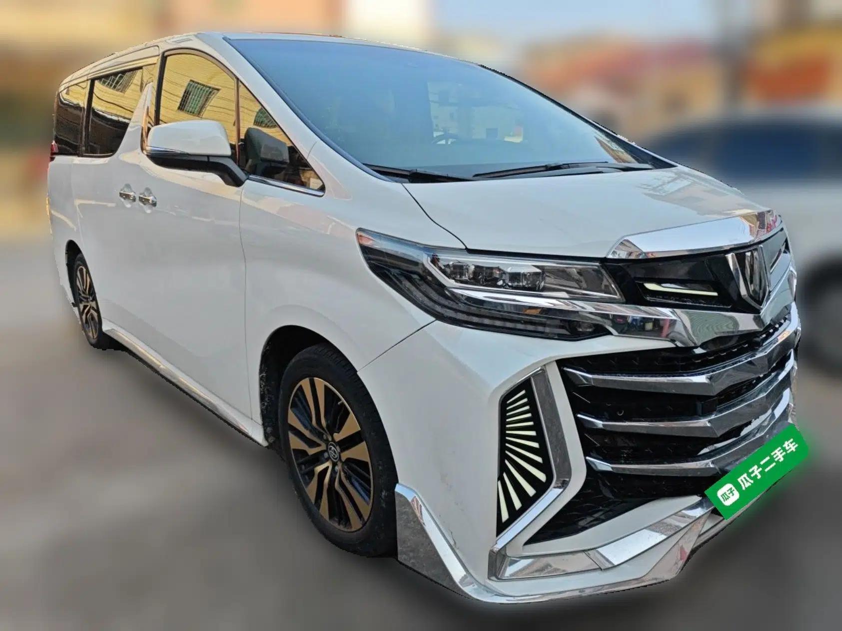 Toyota Alphard 2018 Revised Version 3.5L Premium Edition — миниатюра 3