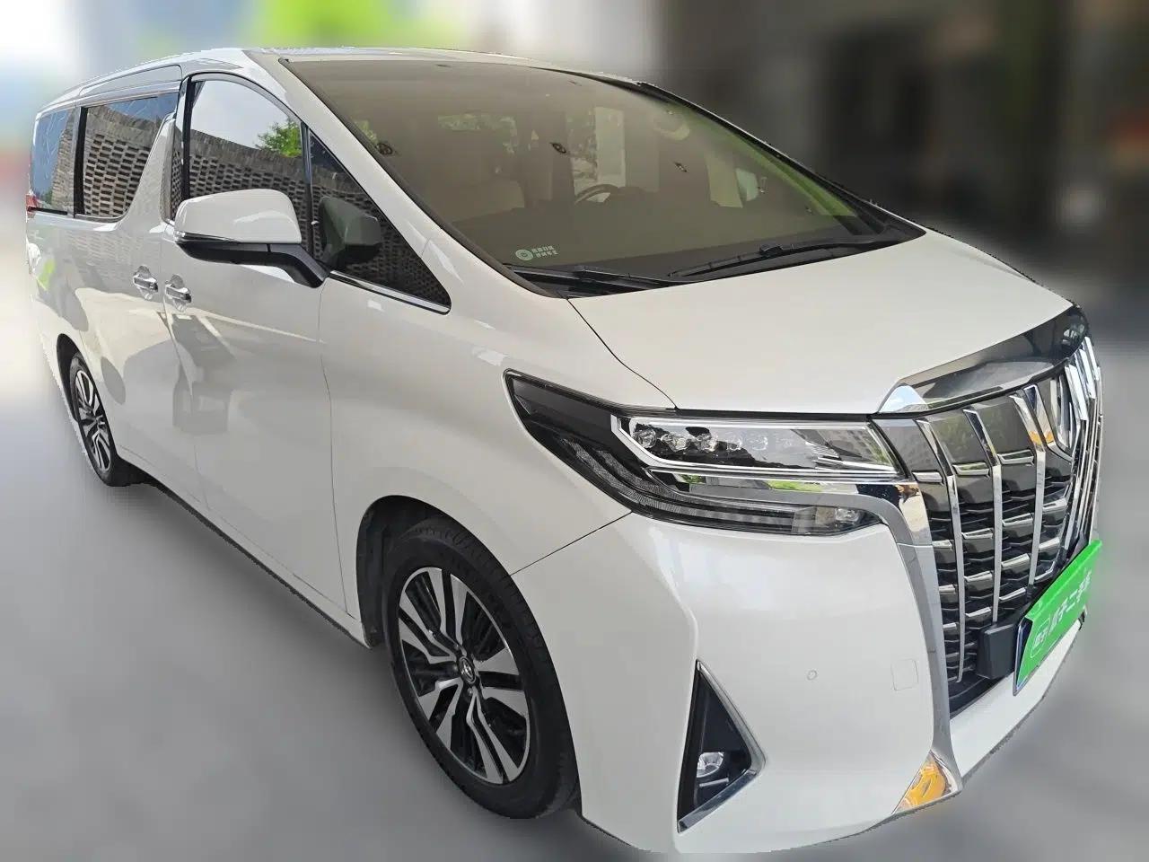 Toyota Alphard 2018 Revised Version 3.5L Premium Edition — миниатюра 3