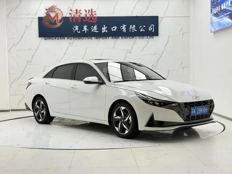 Hyundai Elantra 2021 240TGDi DCT LUX Premium Edition — миниатюра 3