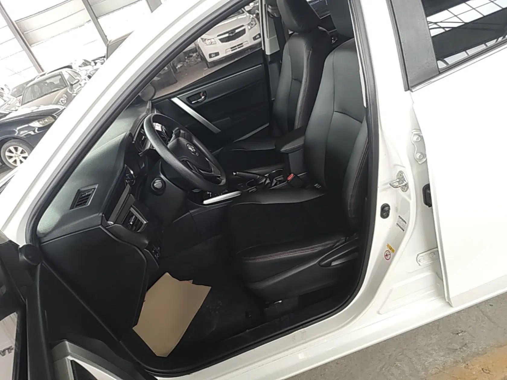 Toyota Corolla 2014 1.6L CVT GL — миниатюра 17