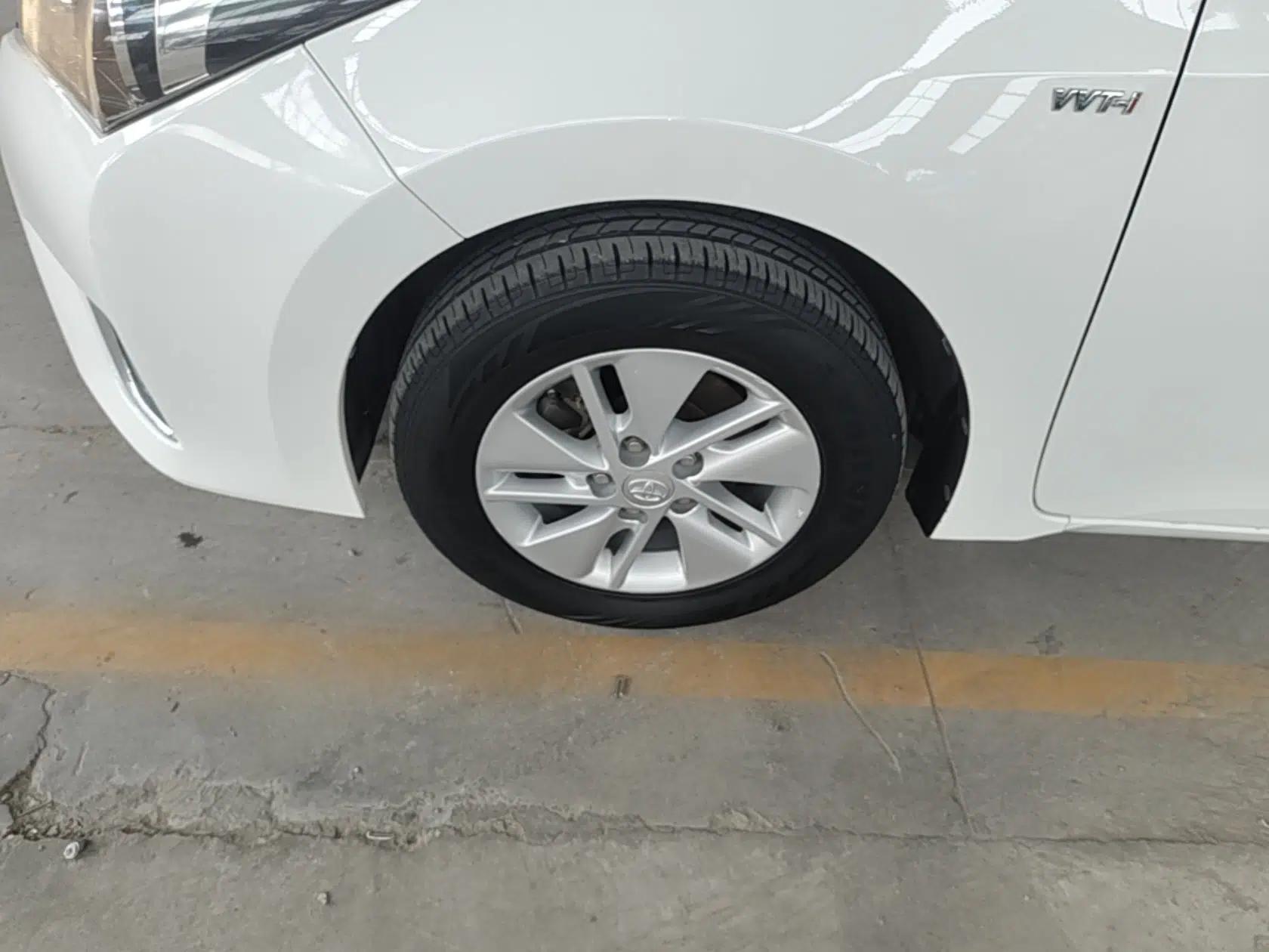 Toyota Corolla 2014 1.6L CVT GL — миниатюра 10