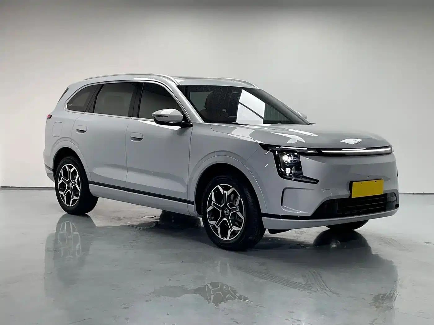 Jetour Mountain & Sea L7 PLUS 2026 Model 220km Elite Edition 5-Seater — миниатюра 3
