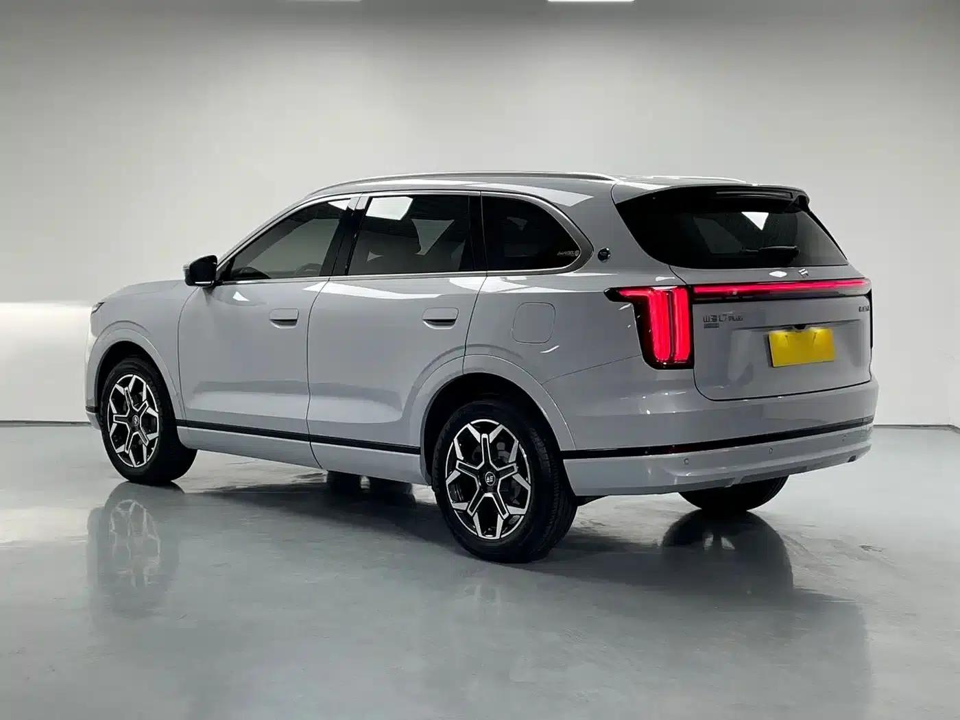 Jetour Mountain & Sea L7 PLUS 2026 Model 220km Elite Edition 5-Seater — миниатюра 5