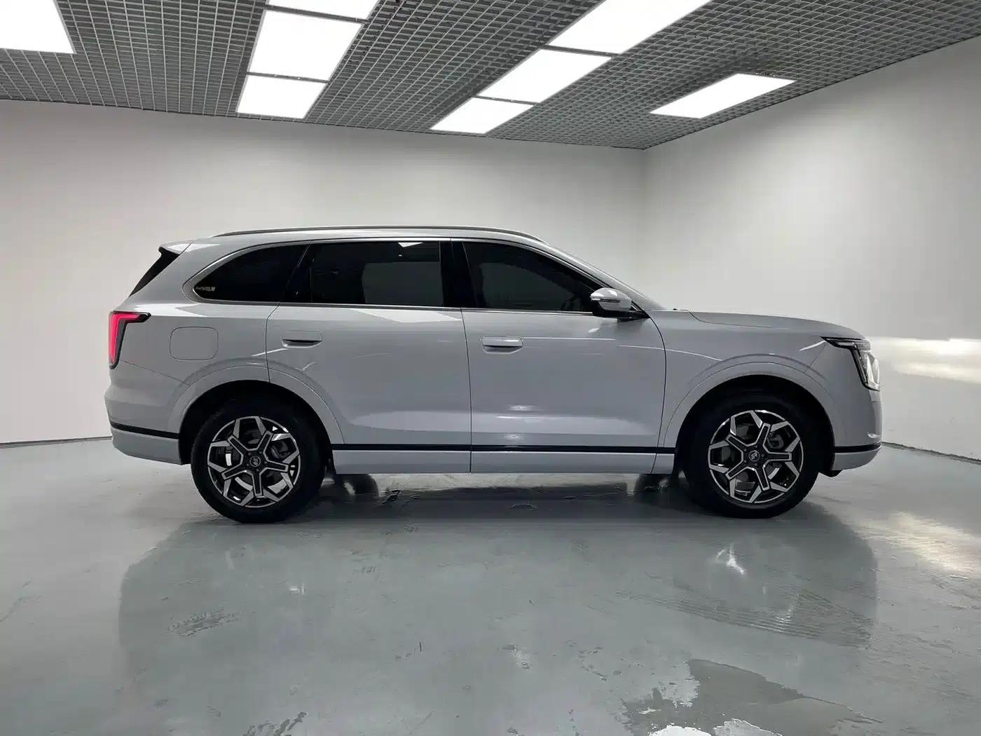 Jetour Mountain & Sea L7 PLUS 2026 Model 220km Elite Edition 5-Seater — миниатюра 6