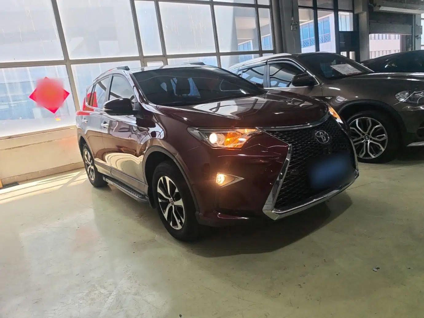 Toyota RAV4 2016 2.0L CVT Two-Wheel Drive Fashion Edition China V Standard — миниатюра 3