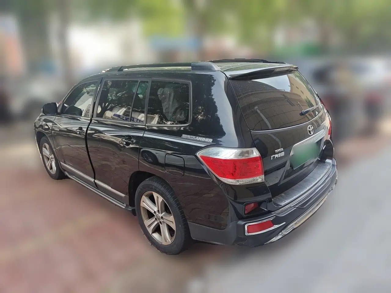 Toyota Highlander 2013 2.7L Two-Wheel Drive 7-Seater Zijin Edition — миниатюра 4