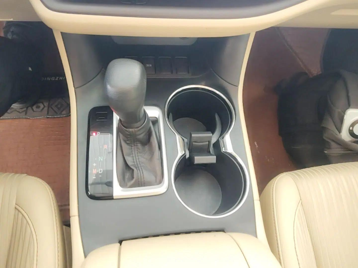 Toyota Highlander 2018 2.0T Two-Wheel Drive Elite Version 5 Seats China VI Standard — миниатюра 16