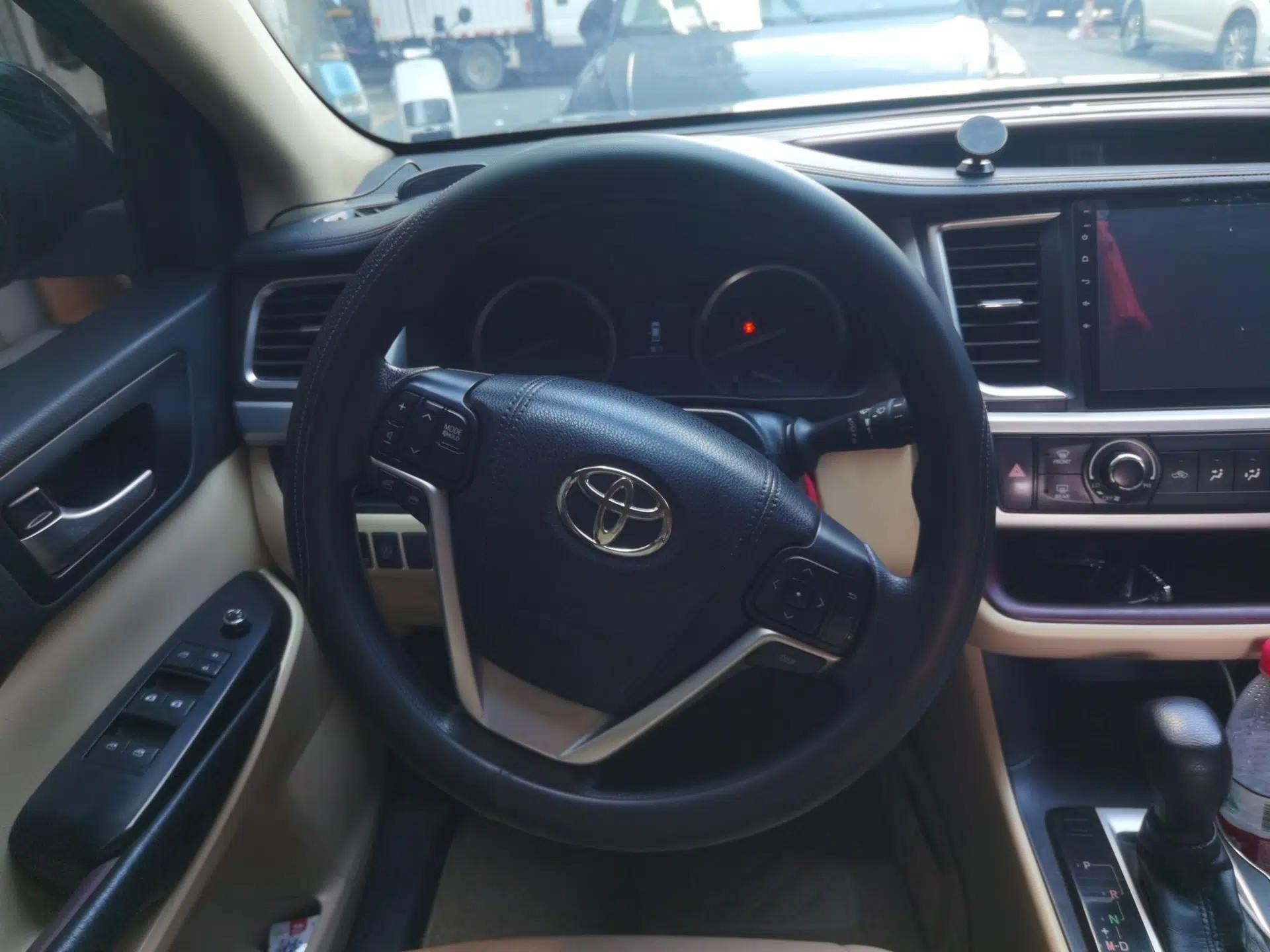 Toyota Highlander 2017 2.0T Two-Wheel Drive Elite Edition 5 Seats — миниатюра 10