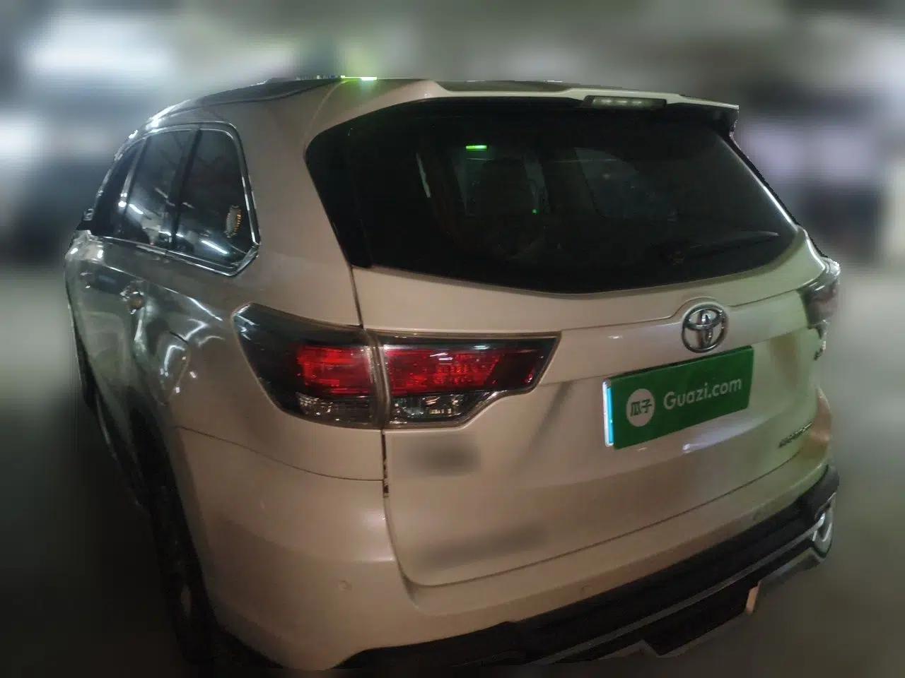 Toyota Highlander 2015 2.0T Four-Wheel Drive Luxury Edition 7-Seater — миниатюра 4
