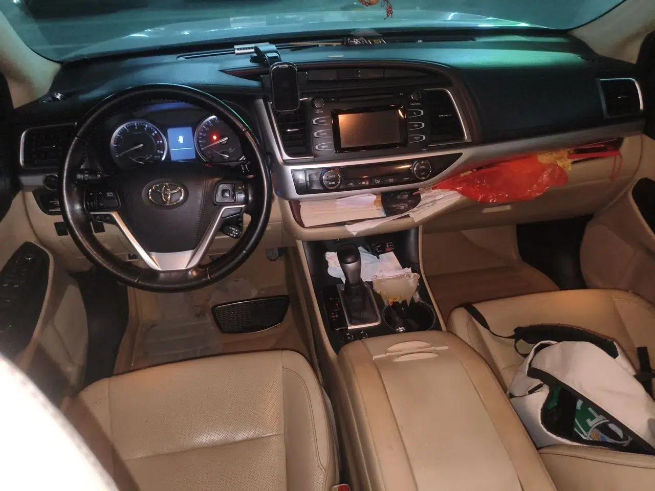 Toyota Highlander 2015 2.0T Four-Wheel Drive Luxury Edition 7-Seater — миниатюра 9