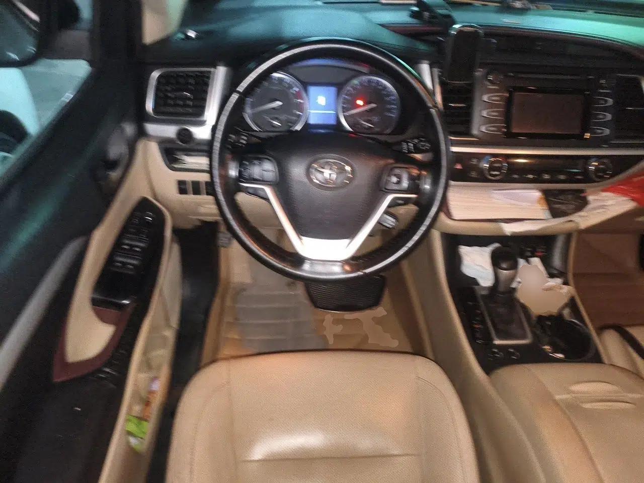 Toyota Highlander 2015 2.0T Four-Wheel Drive Luxury Edition 7-Seater — миниатюра 10