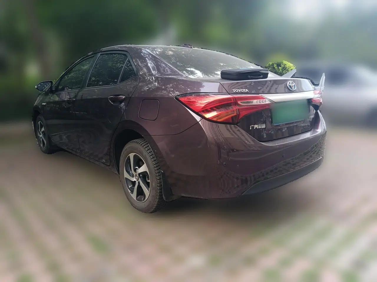 Toyota Levin 2017 Revised Dual-Engine 1.8H GS E-CVT Elite Sunroof Version China V Standard — миниатюра 4