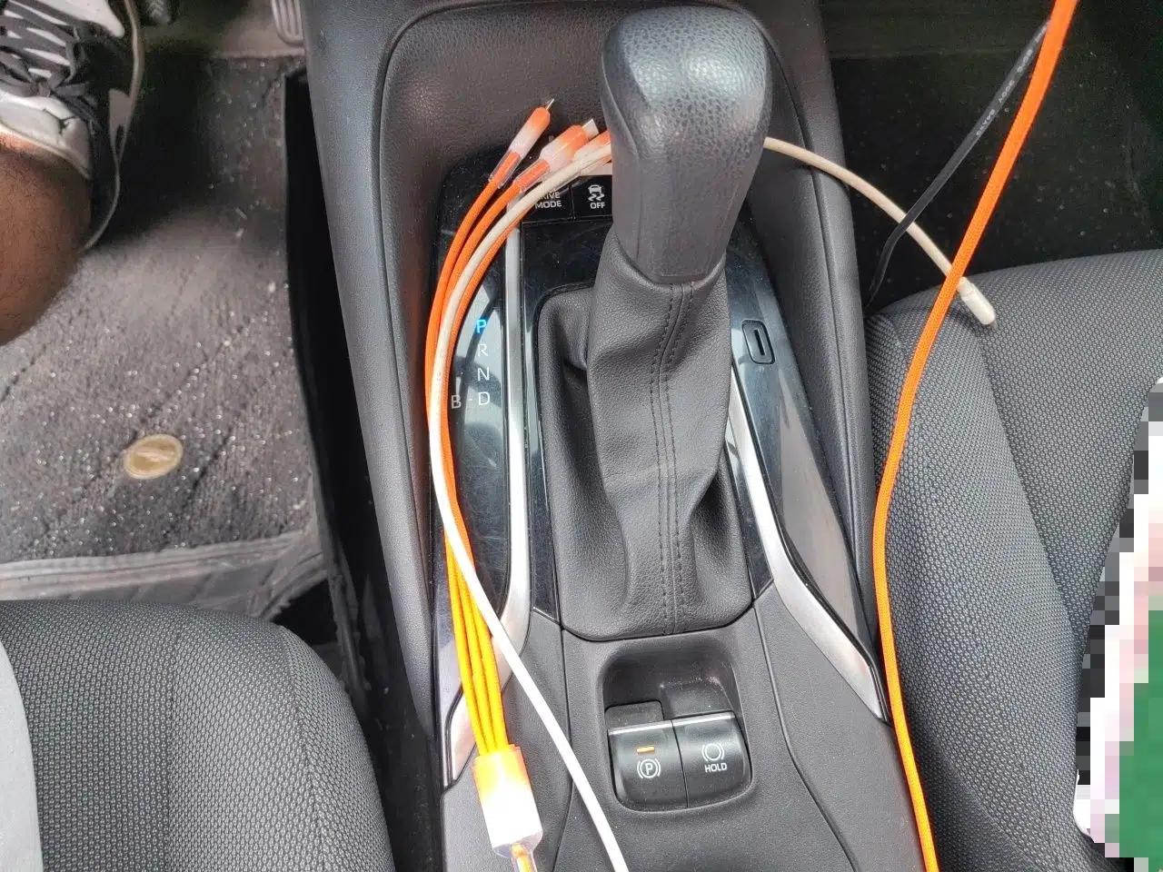 Toyota Levin 2022 Dual-Motor 1.8H E-CVT Leading Edition — миниатюра 14