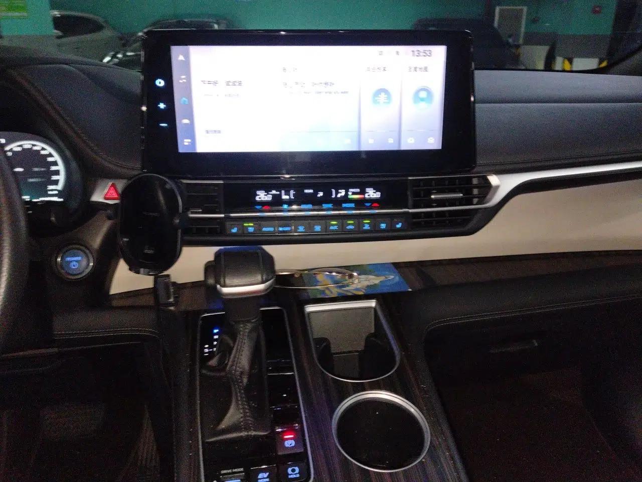 Toyota SIENNA 2021 2.5L Hybrid Ultimate Edition — миниатюра 13