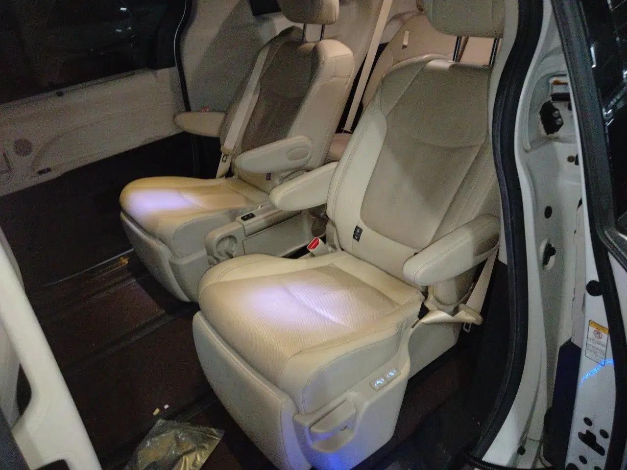 Toyota SIENNA 2021 2.5L Hybrid Ultimate Edition — миниатюра 17