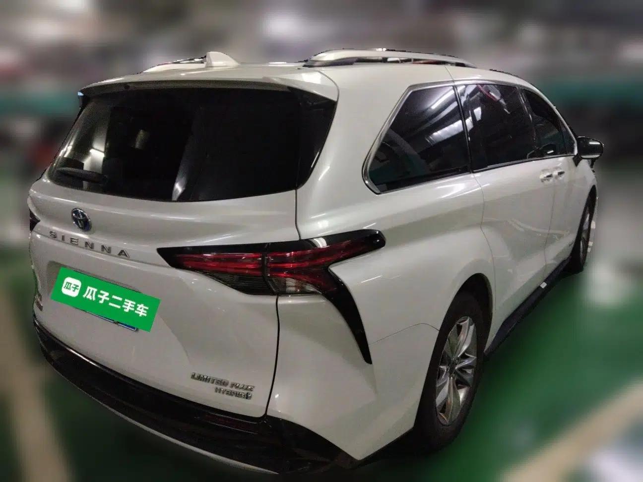 Toyota SIENNA 2021 2.5L Hybrid Ultimate Edition — миниатюра 6