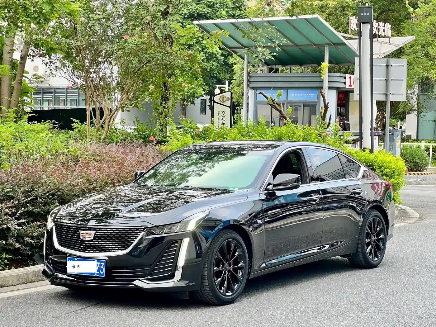 2022 Cadillac CT5 28T Luxury — миниатюра 1