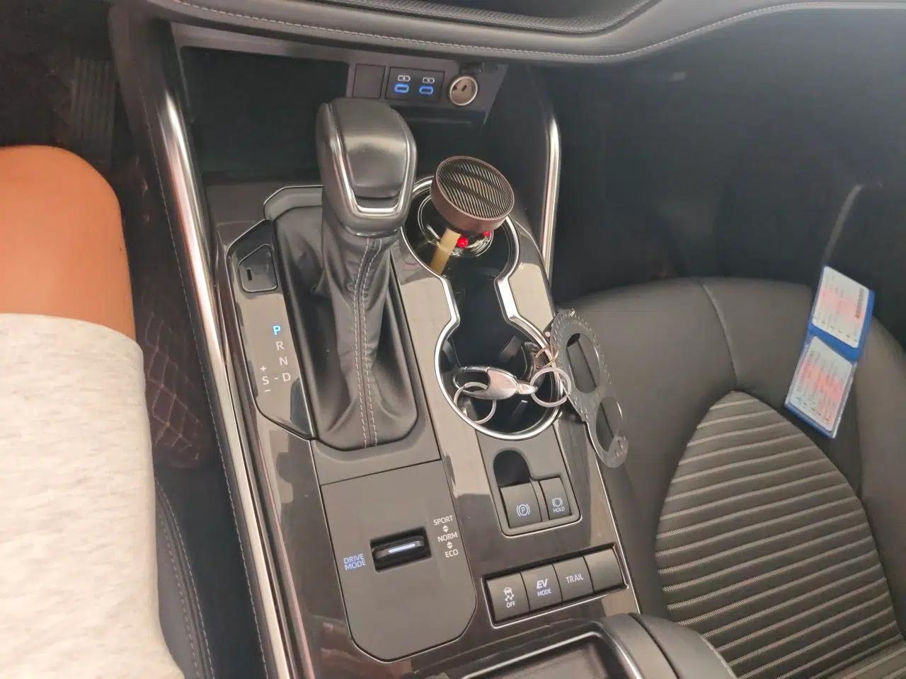 Toyota Crown Kluger 2021 2.5L HEV Four-Wheel Drive Luxury Edition — миниатюра 14