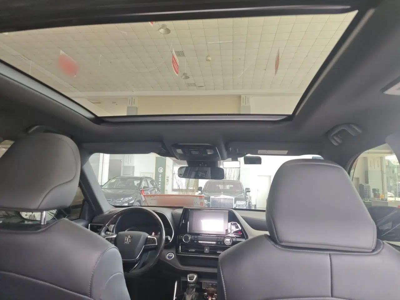 Toyota Crown Kluger 2021 2.5L HEV Four-Wheel Drive Luxury Edition — миниатюра 18