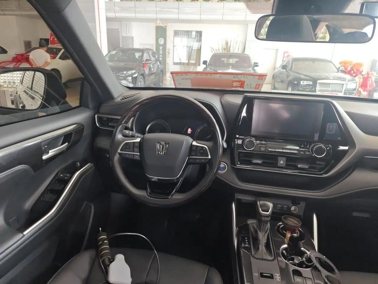 Toyota Crown Kluger 2021 2.5L HEV Four-Wheel Drive Luxury Edition — миниатюра 10