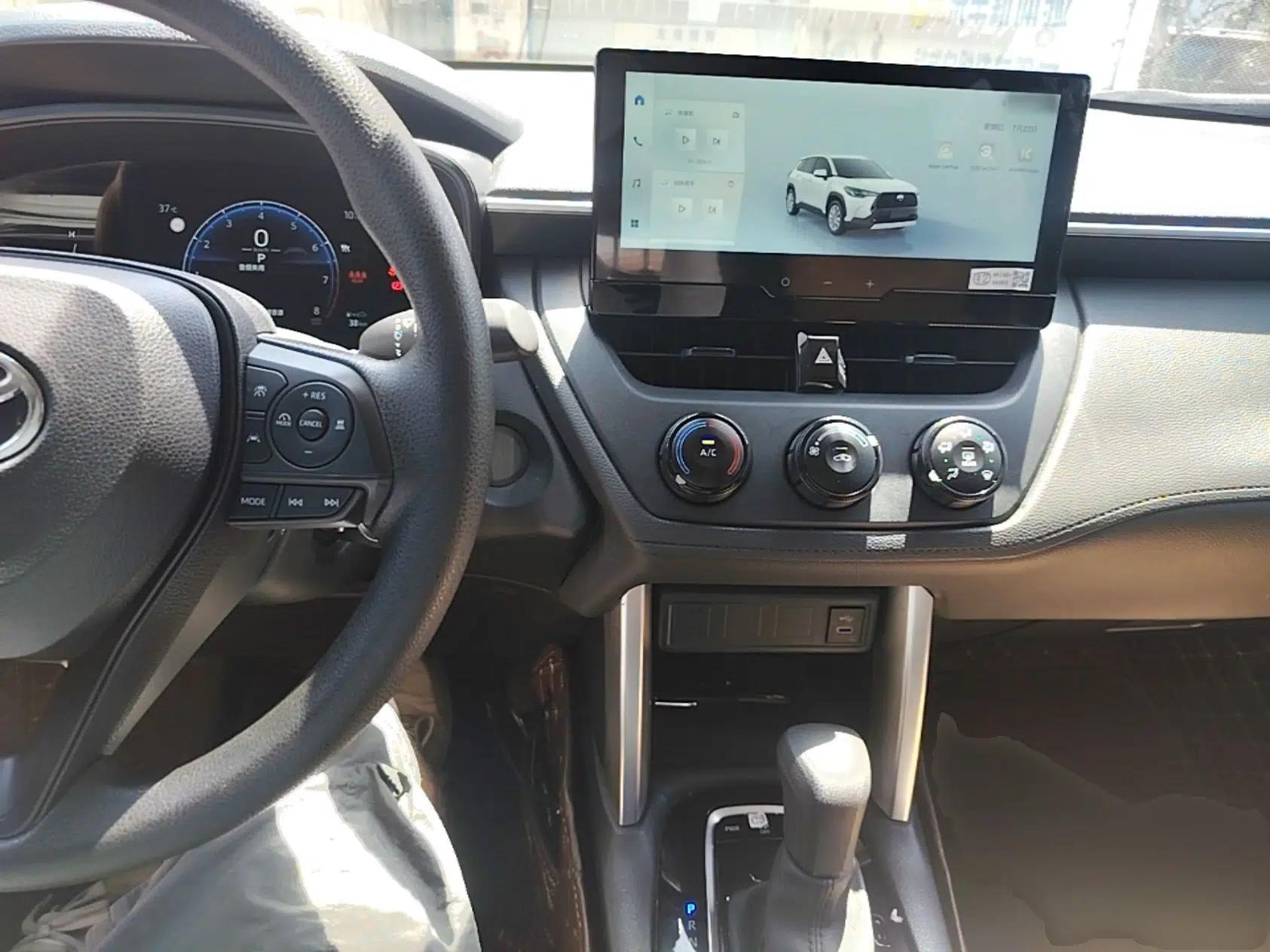Toyota Corolla Cross 2023 2.0L Pioneer Edition — миниатюра 12