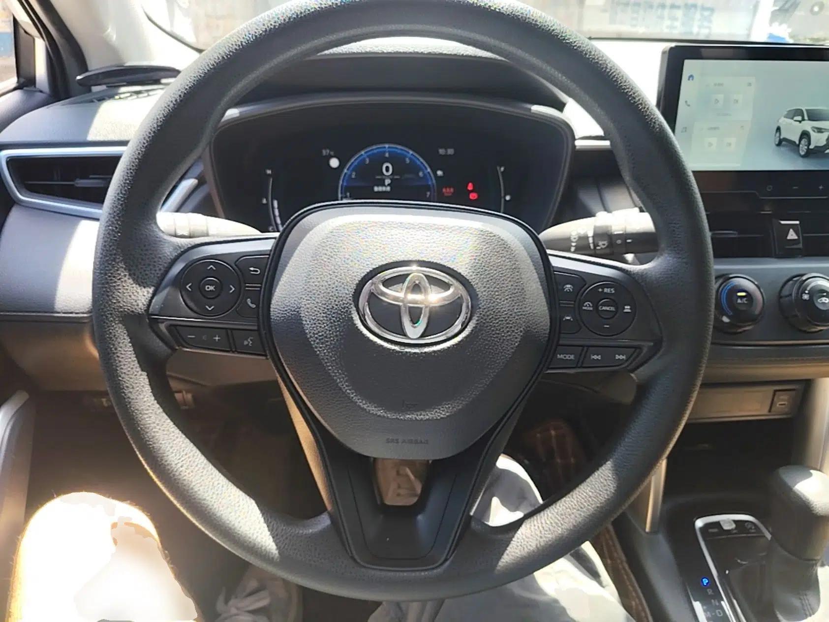 Toyota Corolla Cross 2023 2.0L Pioneer Edition — миниатюра 13