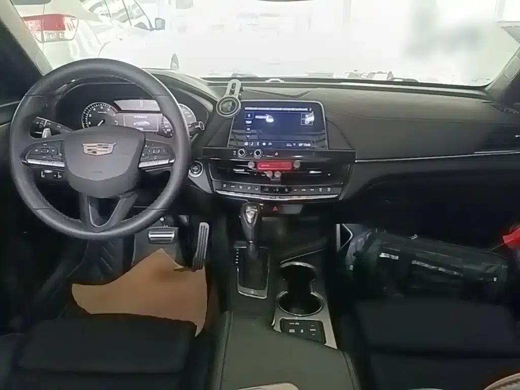 2020 Cadillac CT4 28T Elite — миниатюра 10