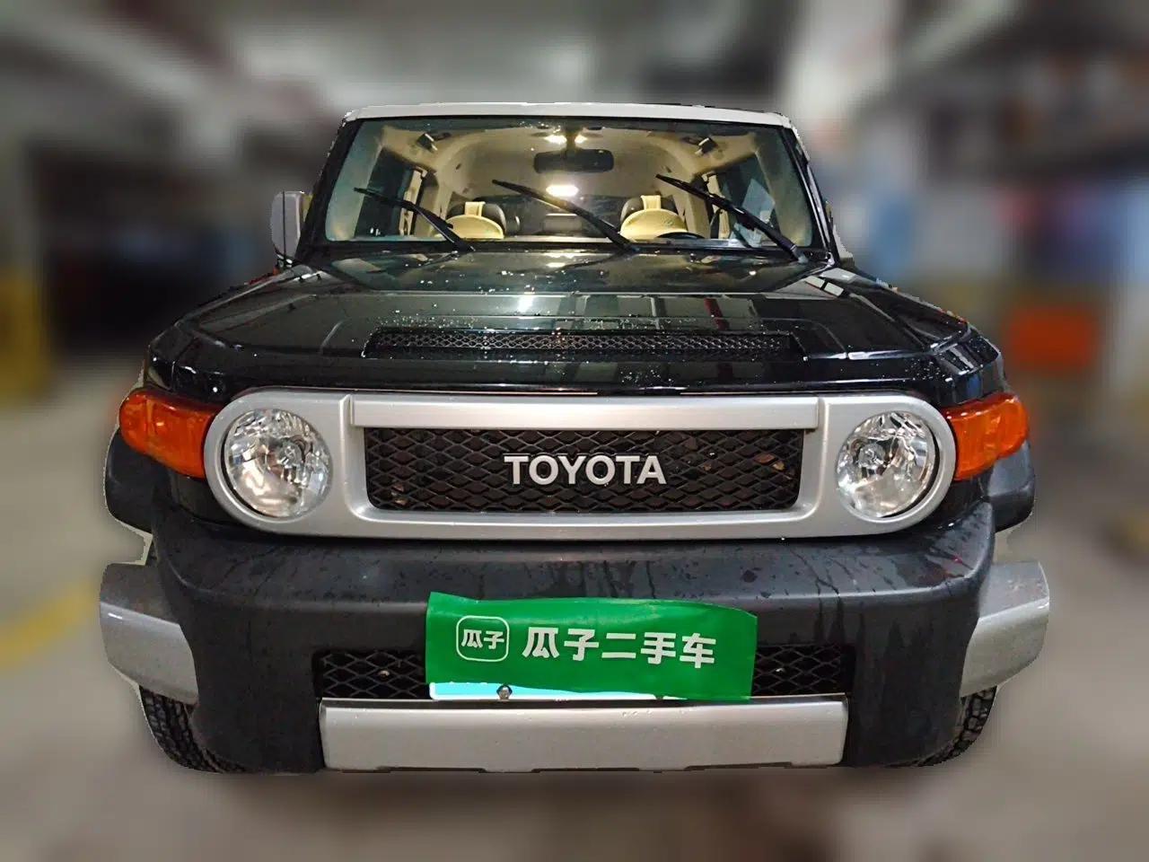 Toyota FJ Cruiser 2013 4.0L — миниатюра 2