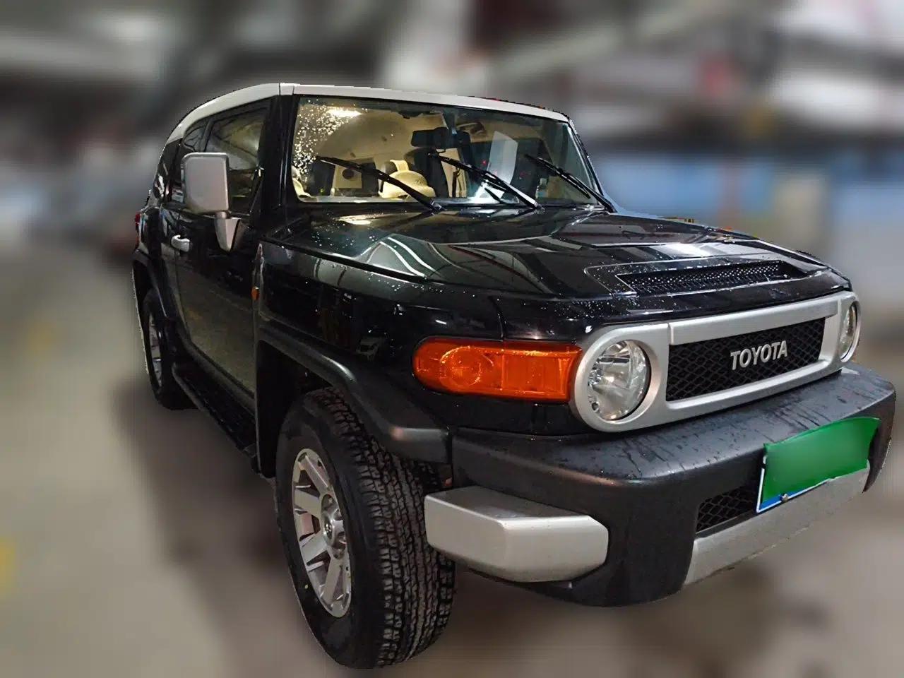 Toyota FJ Cruiser 2013 4.0L — миниатюра 3