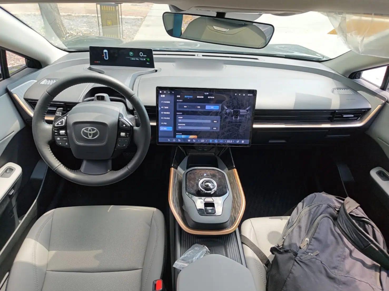 Toyota bZ3 2024 616 km Long-Range Premium — миниатюра 12