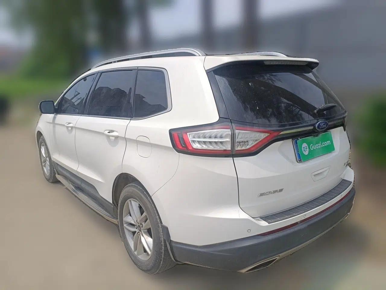 Ford Edge 2017 EcoBoost 245 Two-Drive Platinum Edition 5 Seats — миниатюра 4