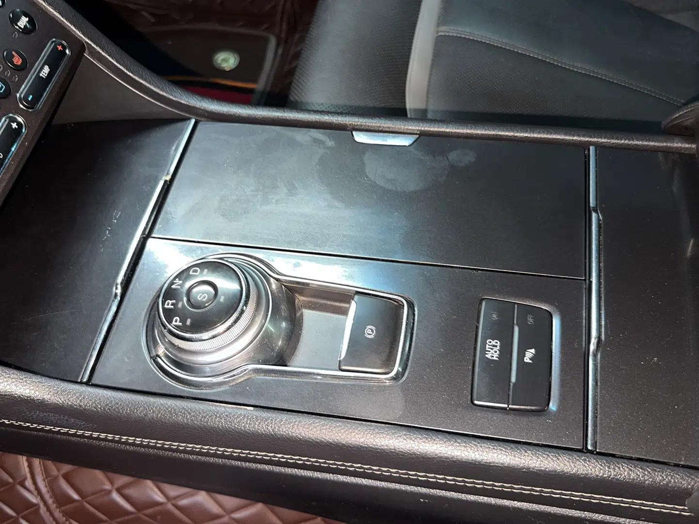 Ford Taurus 2015 EcoBoost 245 Luxury Model — миниатюра 15