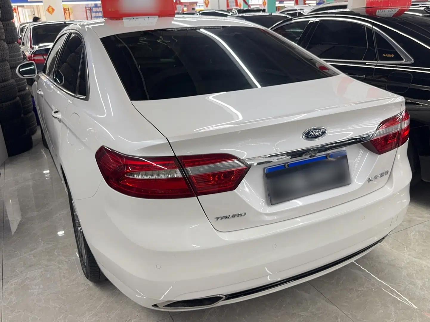 Ford Taurus 2015 EcoBoost 245 Luxury Model — миниатюра 8